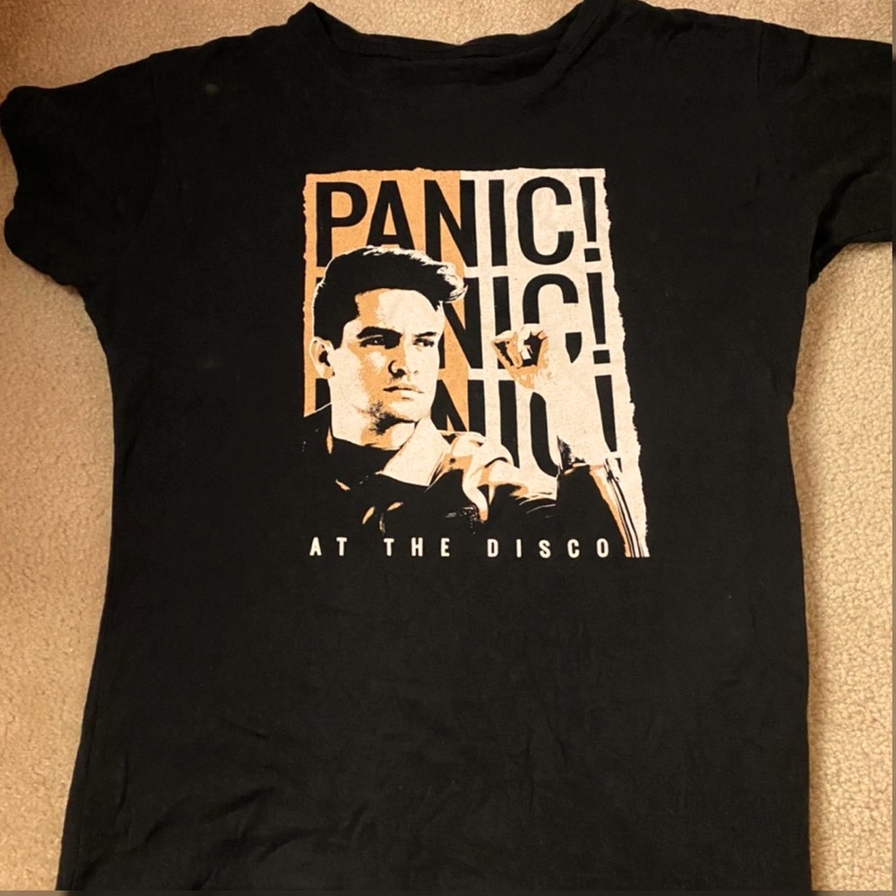 size small panic! at the disco t-shirt :)